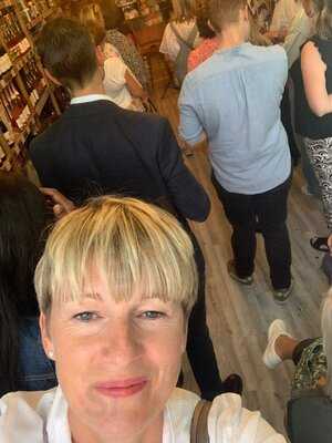 Club Soda Tasting Room, Shop And Bar