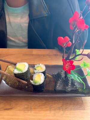 Sushi & Bowl