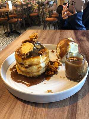 Bamboo Brunch & Cocktails