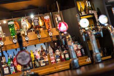 Coach & Horses, Wideopen