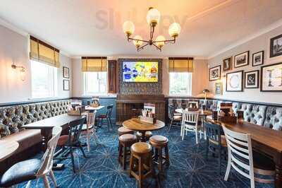 Coach & Horses, Wideopen