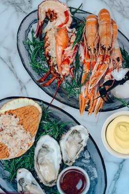 Seven Park Place Bar & Lounge