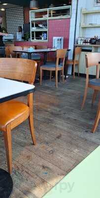 Red Lion, Wetherspoons,gatwick North