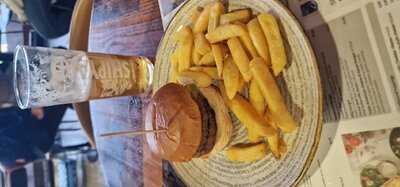 Red Lion, Wetherspoons,gatwick North