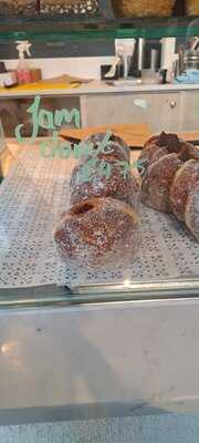 Ben's Yard Restaurant