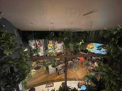 Restaurant At The Woods