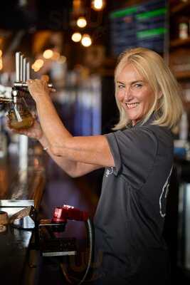 The Craftsman Cafe And Bar