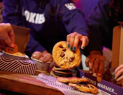 Insomnia Cookies