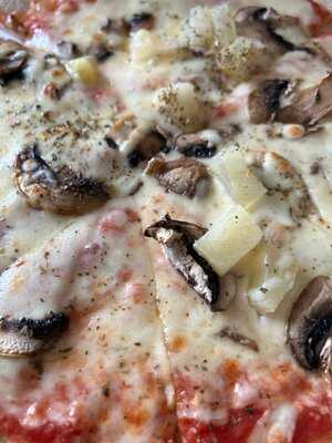 Nidge's Artisan Pizza Kitchen