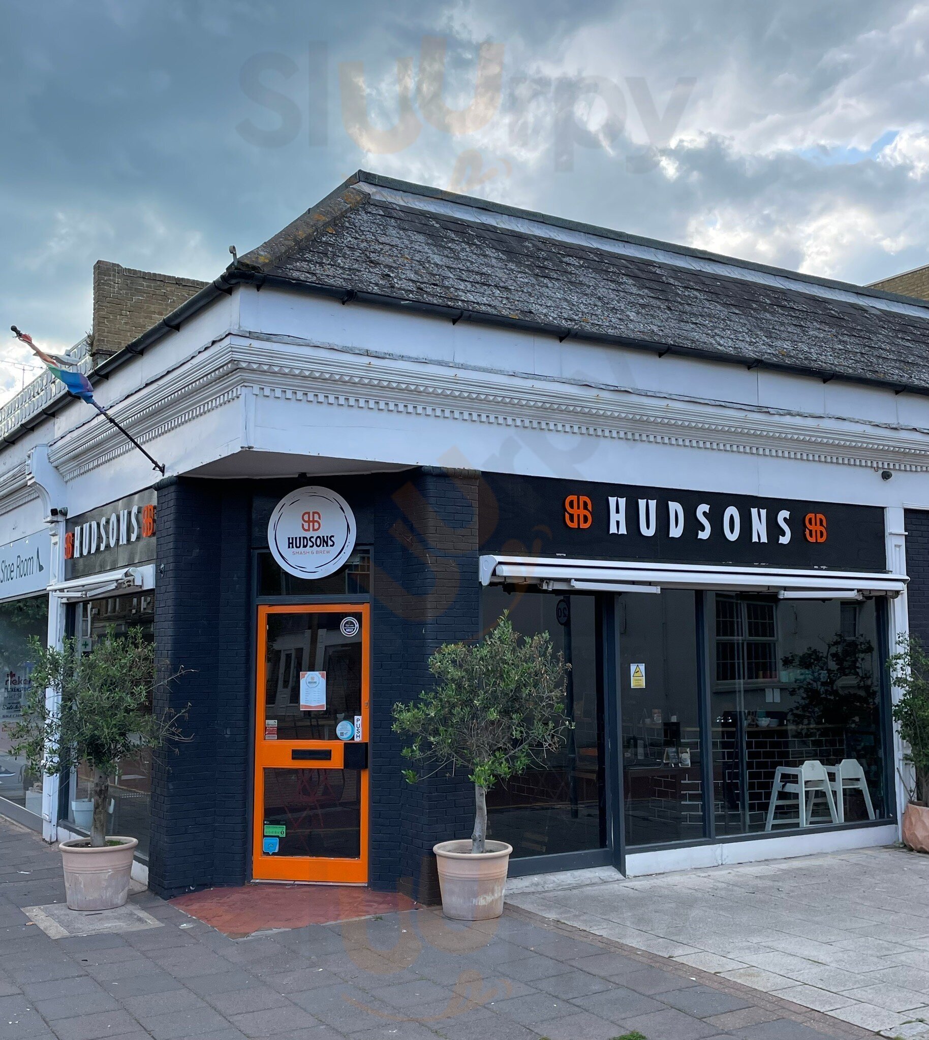 Hudson's Smash & Brew
