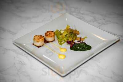 Mahalo Burgers & Fine Dining Restaurant - Photo 7