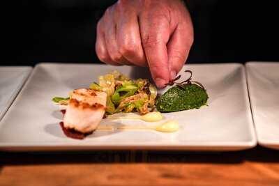 Mahalo Burgers & Fine Dining Restaurant