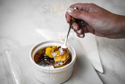 Mahalo Burgers & Fine Dining Restaurant