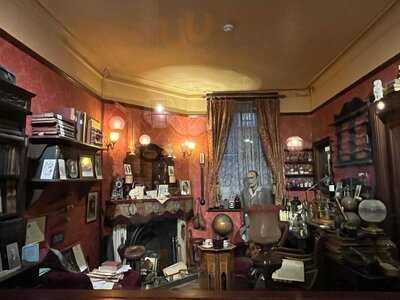 Sherlock Holmes Pub