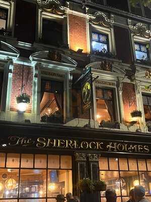 Sherlock Holmes Pub