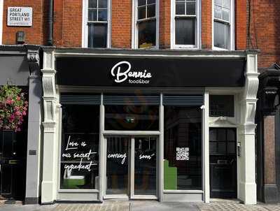 Bennie Food & Bar