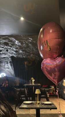 L'mour Restaurant & Lounge