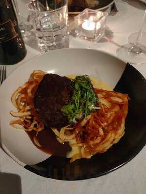 Vino's Wine Bar & Restaurant