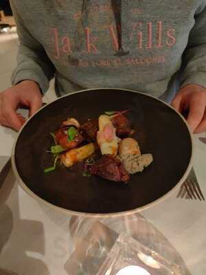 Vino's Wine Bar & Restaurant