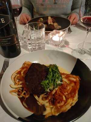 Vino's Wine Bar & Restaurant