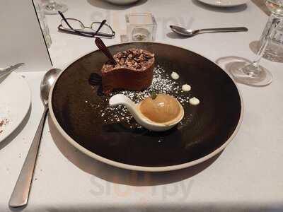 Vino's Wine Bar & Restaurant