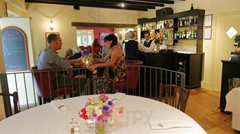 Hugo's Bar And Bistro