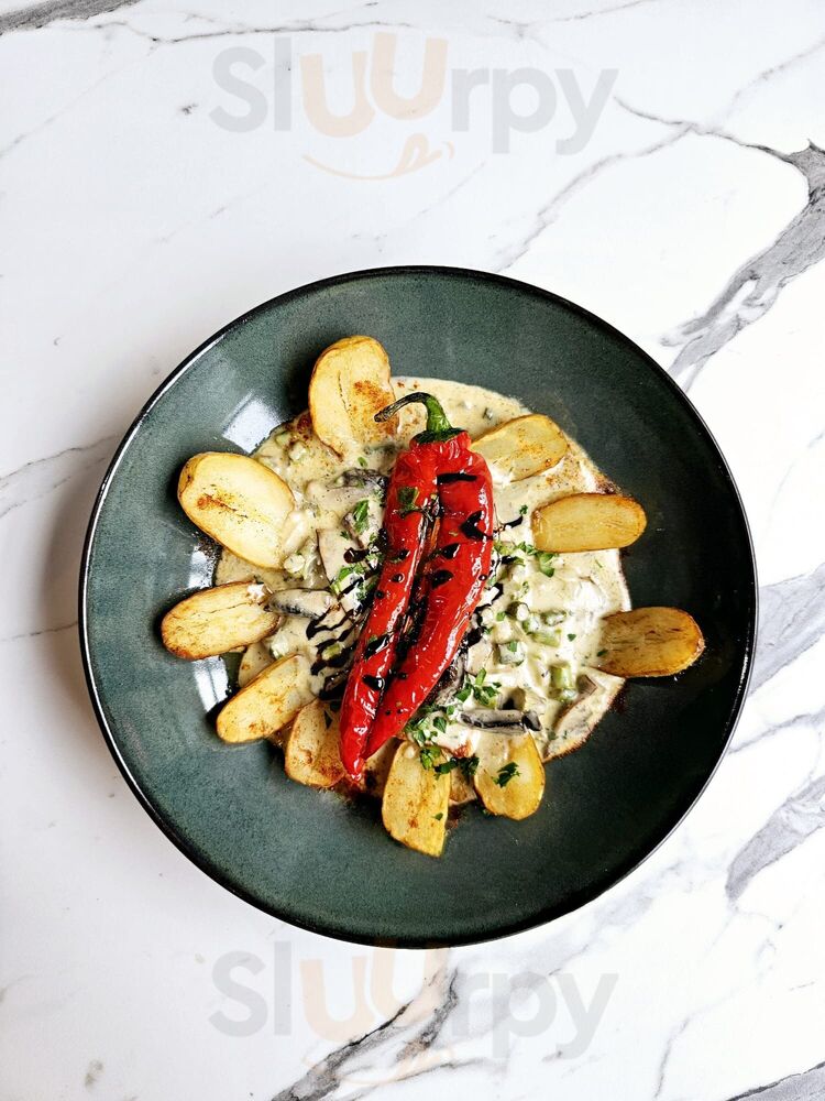 No 6 Cocktail Cafe Bistro