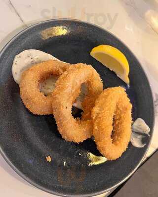 No 6 Cocktail Cafe Bistro