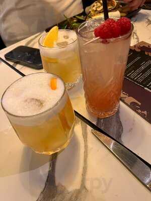 No 6 Cocktail Cafe Bistro