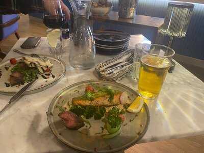 No 6 Cocktail Cafe Bistro