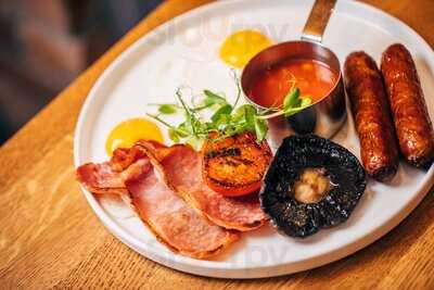 Riverside Restaurant And Bar