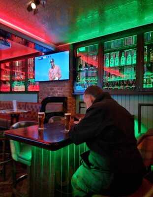 Lanigans Pub ,wood Street