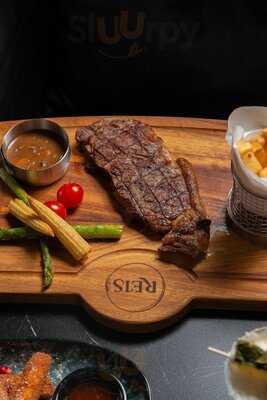 Reis Grill And Bar