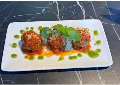 Dino Italian Restaurant & Pizza