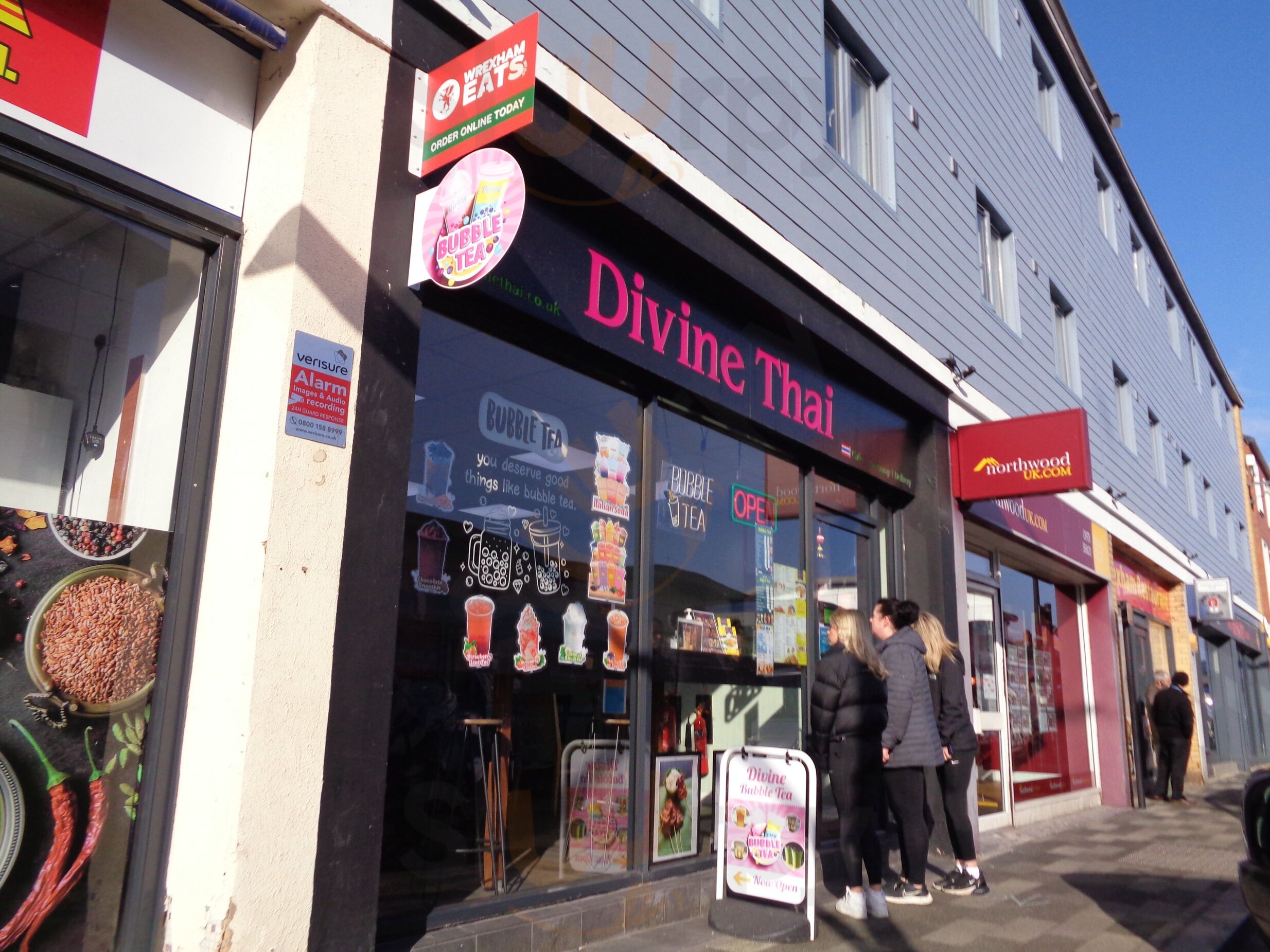 Divine Thai & Bubble Tea Shop