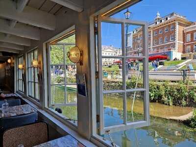 Peggy Jean At Riverside Green