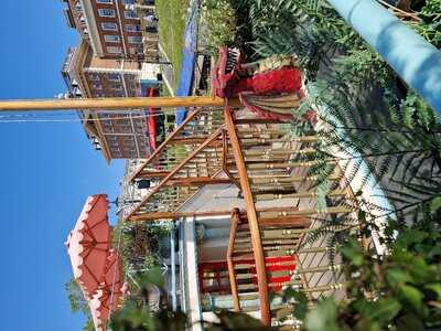 Peggy Jean At Riverside Green