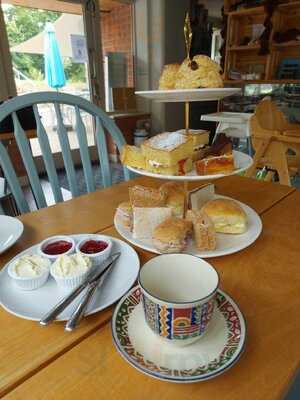 Alpaca Meadows And Cafe