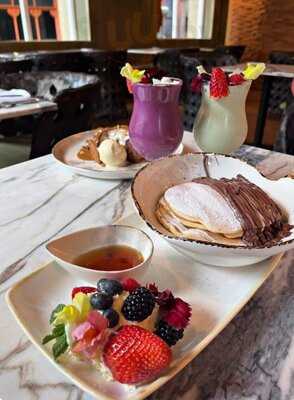 Sir T Gastronomy Restaurant & Bar