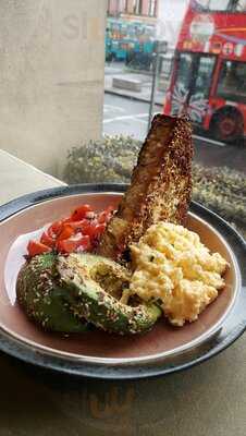 Sir T Gastronomy Restaurant & Bar