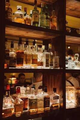 Beasy Soho (cocktails & Hot Dogs)