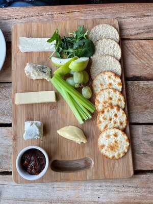 Docksidekitchen & Bar