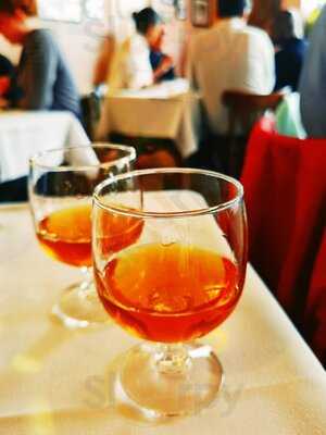 Bouchon Racine At The Three Compasses