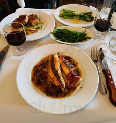 Bouchon Racine At The Three Compasses