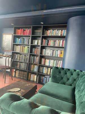 Howling Wolf Artisan Bakery And Cafe