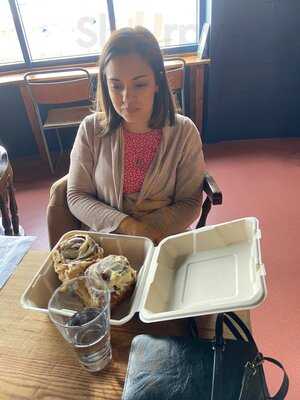 Howling Wolf Artisan Bakery And Cafe