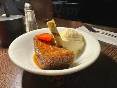 Beneroti Bar & Bistro