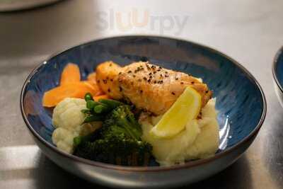 Beneroti Bar & Bistro