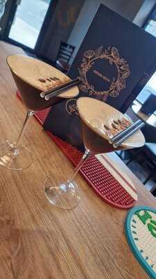 Casablanca Bar & Lounge