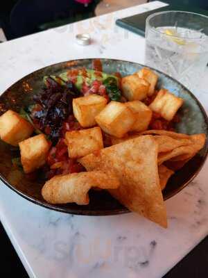 Isabel's Restaurant & Bar